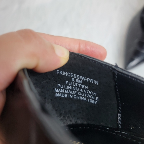 Winnie Harlow pointed toe black stiletto heels. - Picture 7 of 10